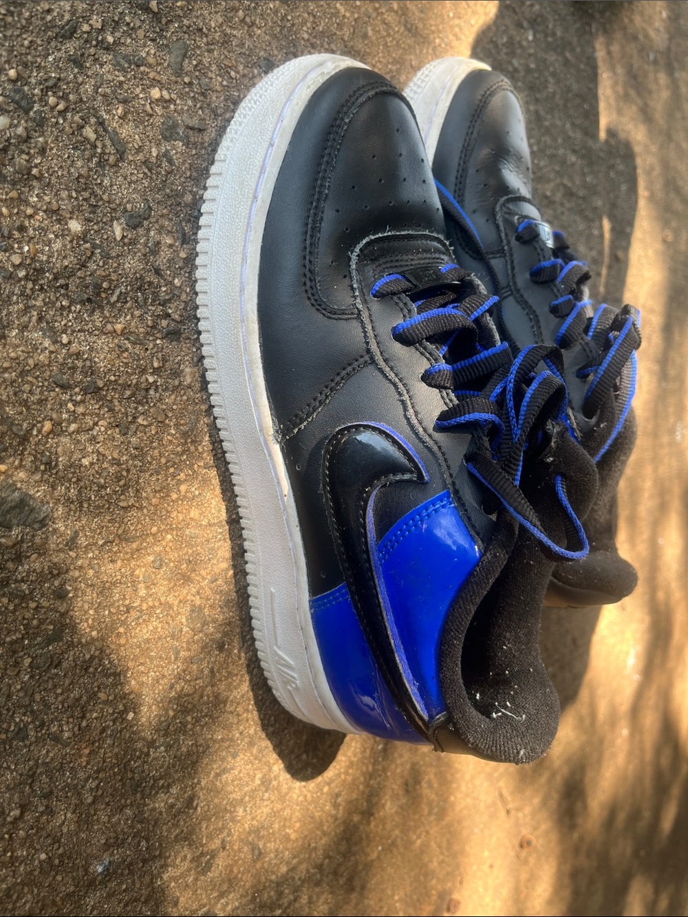 Youth Low-Top Sneakers in Black and Blue